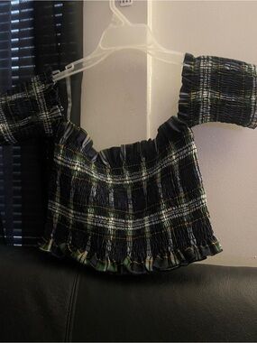 Blue Blush Smocked Plaid Off-Shoulder Crop Top Navy Green Yellow Sz Medium NWOT